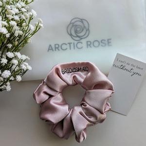Boîte à propositions cadeau personnalisée pour demoiselles d'honneur, chouchou brodé personnalisé avec nom pour cadeaux d'enterrement de vie de jeune fille ou de jeune mariée, vieux rose