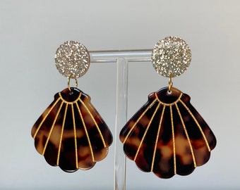 Boucles d’oreilles coquillages écailles marron/noir/doré