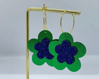 Flowers green/blue glitter hoop earrings