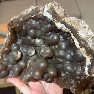 Brown Agate Thunder Egg 230x170x100 mm 3556g Bulgaria