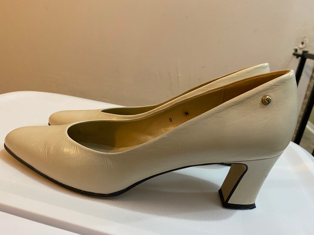 etienne aigner pumps