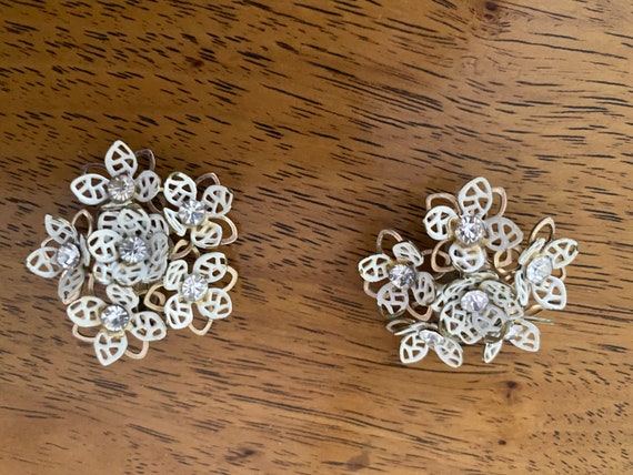 Lot of 3 pair of vintage clip on earrings - image 1