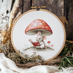 Mouse Reading Book Cross Stitch Pattern, Mouse Stitch kit, Cross Stitch Pattern, cross stitch kit, PDF Pattern, digital download