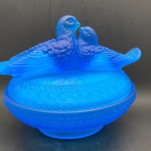 Vintage Westmoreland Blue Satin Glass Doves on Nest Dish