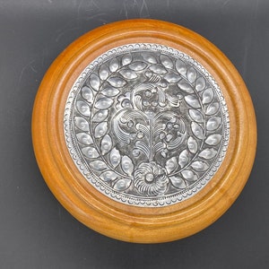 Hand Crafted Mango Wood Trinket Bowl: Silver Inlay Floral Design