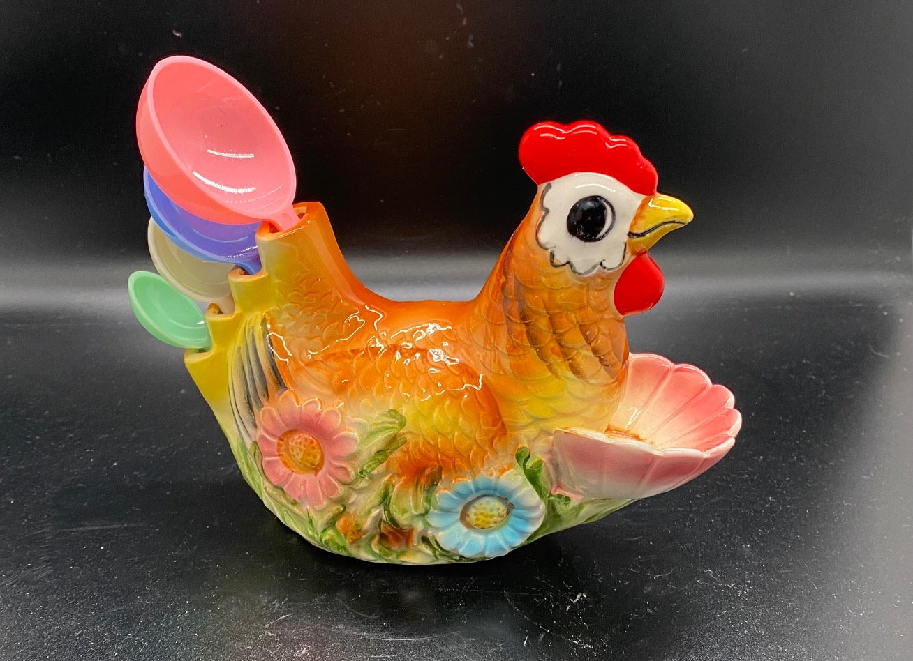 Estate Sale Chicken Measuring Spoon Holder Figurine, Kitchen Decor Piece,  Mid Century Coloring, Comes with four sppons, Farmhouse Decor