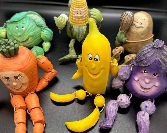 Vintage Anamorphic Veggie Shelf Sitters, Shelf Sitter Collectible Egg