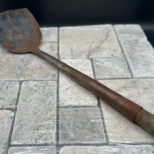 Vintage Rustic Spatula: Kitchen Display Piece