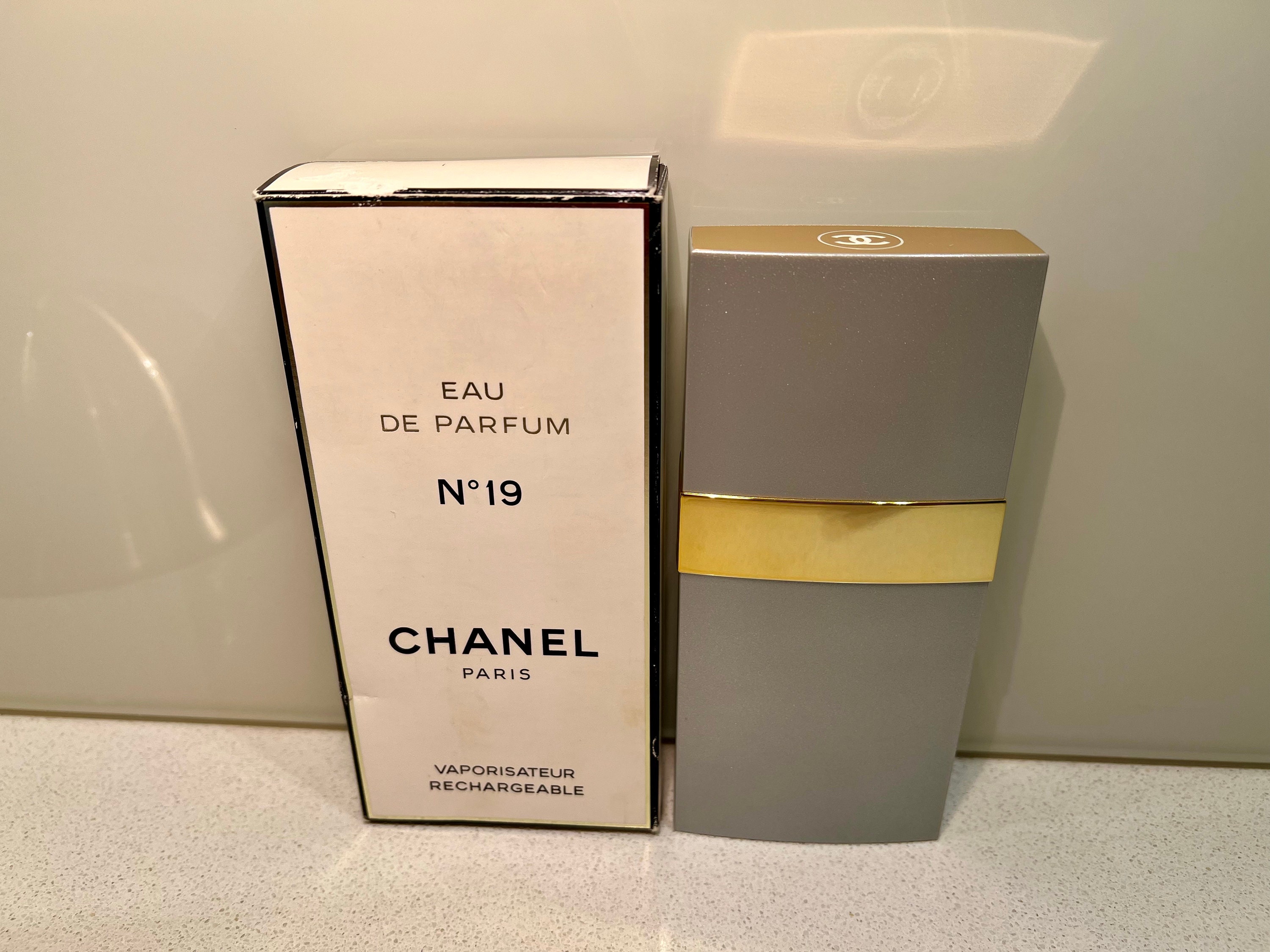 シャネル No.19 50ml vintage Vintage 1980s Chanel No 19 50 Ml EDP Perfume - Etsy Canada