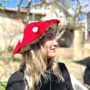 Benutzerdefinierte Fliegenpilz Hut, Pilz häkeln Fischerhut, Renaissance Faire Sommerhut, Renfaire Accessoires Frauen, Rave Fischerhut DJ XL für Männer