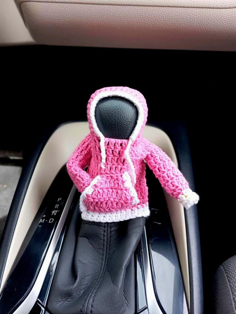 Sudadera rosa con capucha para palanca de cambios: Funda de ganchillo para pomo de palanca de cambios imagen 1