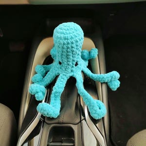 Blaue Häkeln Octopus Auto Schaltknauf Abdeckung: Einzigartiges Geschenk für Männer die schon alles haben