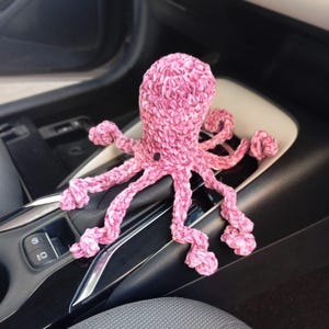 Handy Car Accessories: Unique, Fun Decor For Your Car