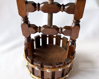 Vintage Wood Nut Cracker Wishing Well Bowl Screw Top Maple Brown Bowl