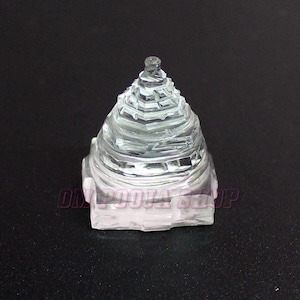 Crystal Shree Yantra - 15Gms Crystal Quartz Shri Yantra Natural Crystal Shree Yantra Clear Crystal Gemstone Sphatik Shree Yantra With Flower