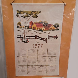 1977 Bucilla Wall Calendar Creative Needlecraft Crewel &#39;Country Corner&#39; #2308