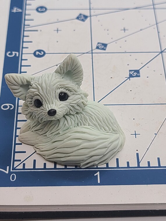 アサキ　Moldy How to Handle Black Mold in Air Conditioners - Kura Home