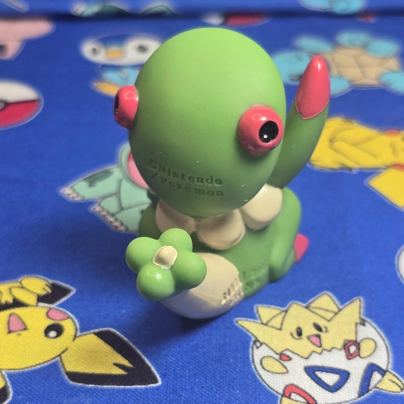 Pokemon Breloom Figure Finger Puppet 2007 Nintendo Bandai PVC Japan USA ...