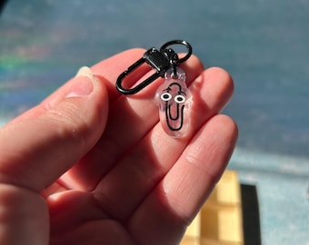 Porte-clés à breloques en acrylique époxy scintillant Clippy 2,5 cm Microsoft Cryptid Cursed Millenial