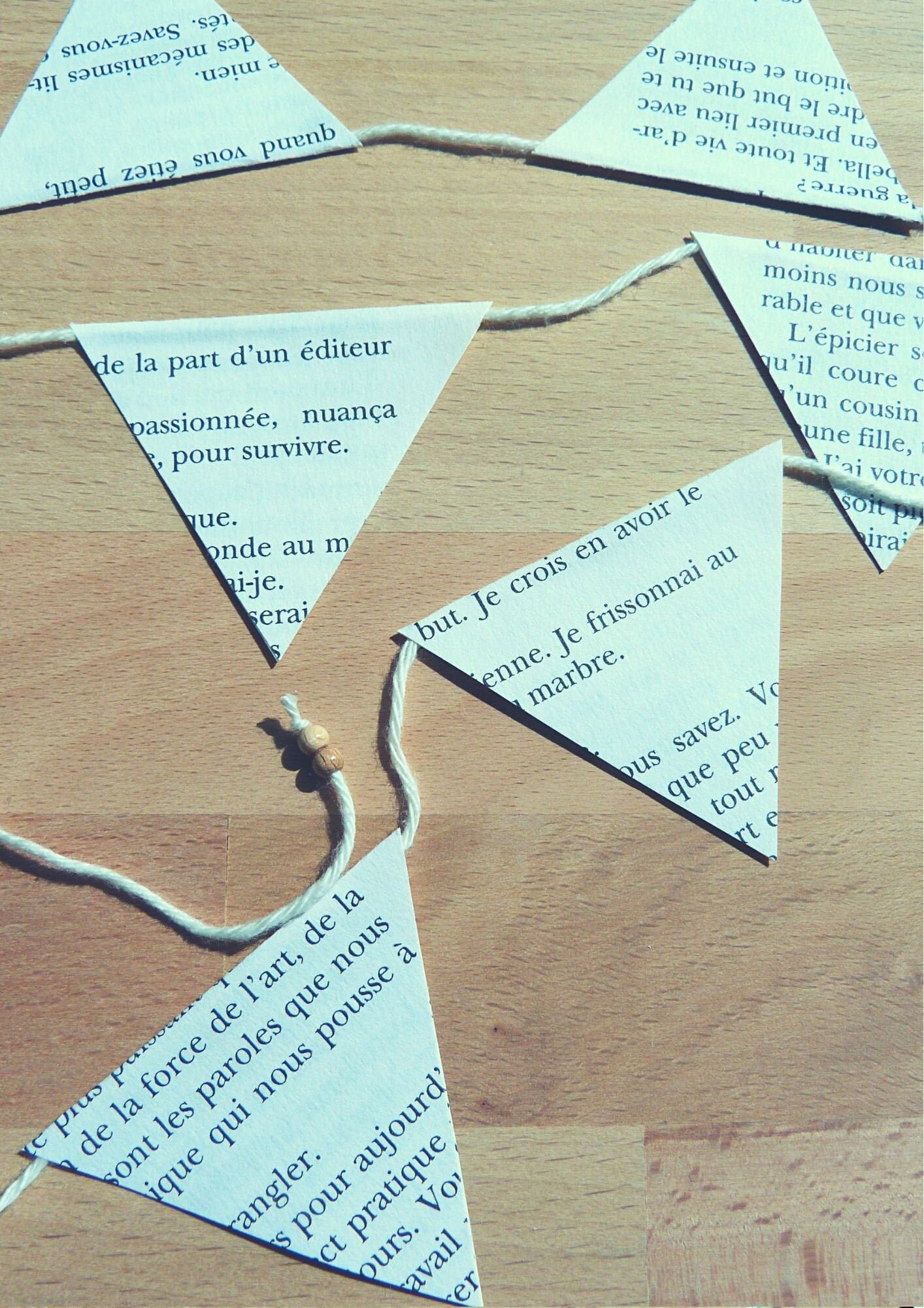 Guirlande de Petits Fanions en Livre Recyclé - 3 Mètres