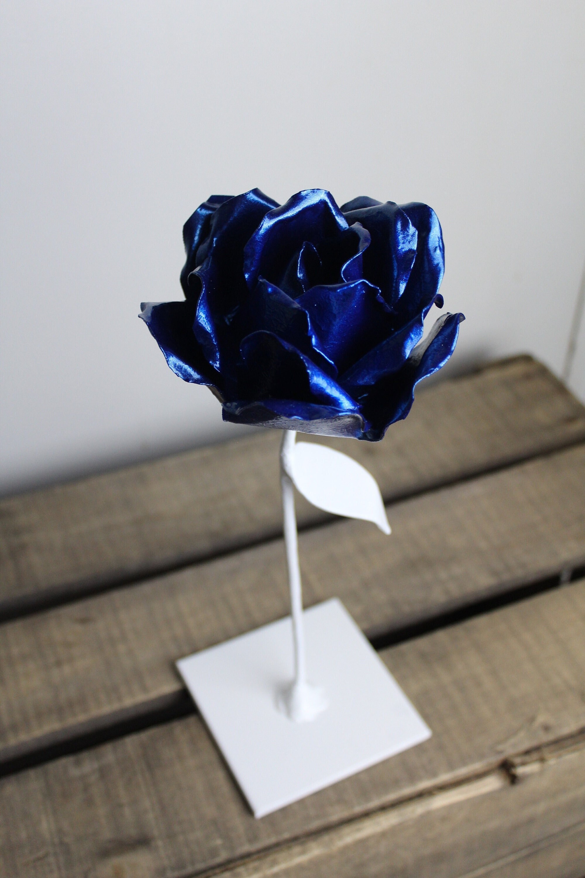 Rose Éternelle en Métal - Bleu Métallisé Sculpture Unique Cadeau Unique