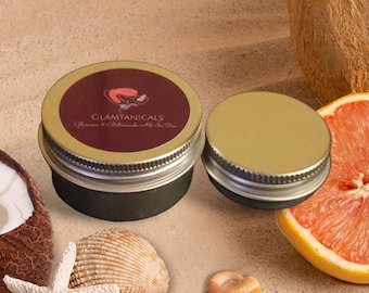 Bálsamos labiales caseros en envases de hojalata de 0,5 y 1 onza. Con aroma pero sin sabor.