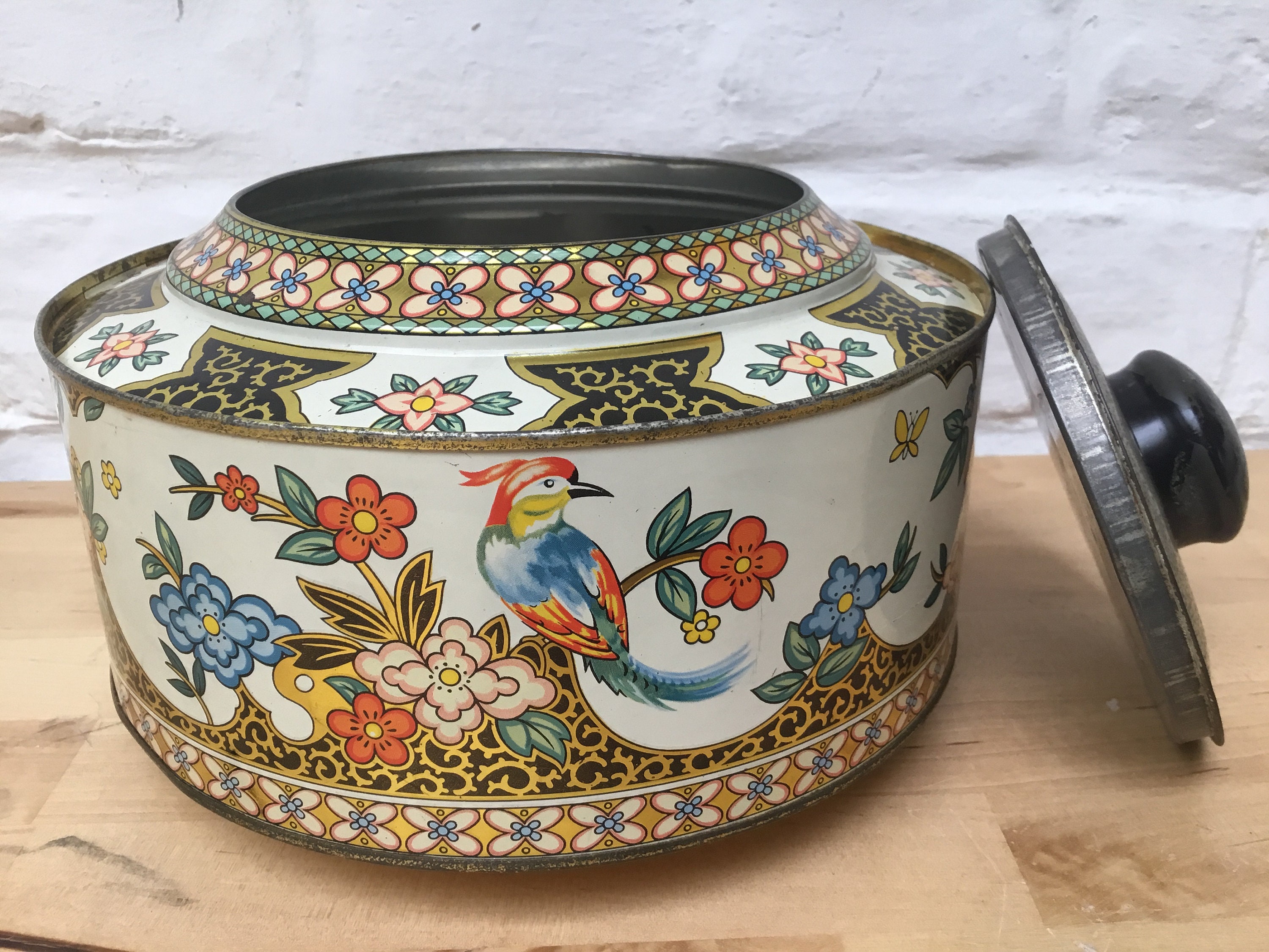 Beautiful old tea box vintaqe tin box Etsy