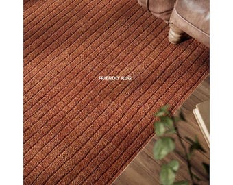 Tappeto in lana color ruggine fatto a mano: moderno tappeto a righe trapuntate