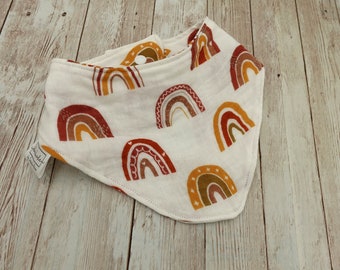 Musselin scarf/spitting cloth/drooling cloth with rainbow