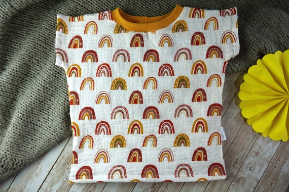 Leichtes Sommershirt mit Regenbogen - bequemes T-Shirt - Sommer - Musselin - Gelb - Musselin Shirt