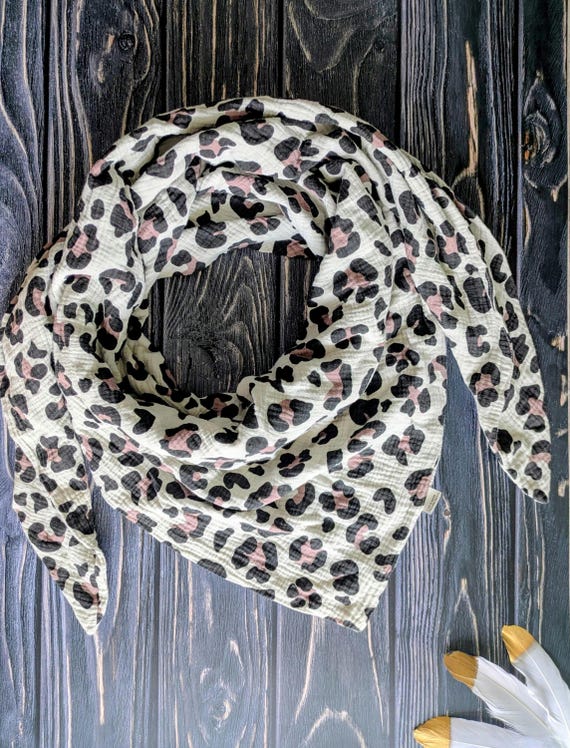 Large Double-layered Muslin Cloth With Leopard Print XXL