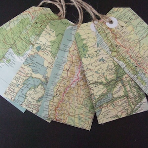 Étiquettes cadeaux vieilles cartes faites à la main, vieilles cartes étiquettes cadeaux, cartes recyclées étiquettes cadeaux avec cravates en jute Pack de 6