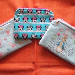 Porte-monnaie pour enfant en tissu fait main, pochette pour pièce de monnaie, porte-monnaie à fermeture éclair fait main, porte-monnaie, rangement pour écouteurs, ballet Peter Rabbit Minnie Mouse, etc.