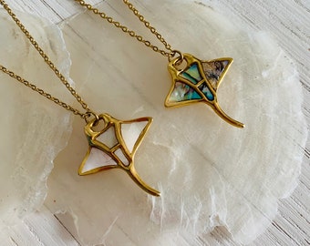 Moana Necklace - Stainless steel manta ray necklace (Abalone or Mother-of-Pearl) - Women's Jewelry