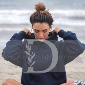 Navy Blue Gildan 18500 Hooded Sweatshirt Mockup Beach Summer Life Mockup Mockup Women Navy Blue Hoodie Gildan 18500 Female Mockup