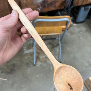 Maple round serving spoon