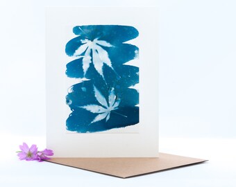 Tarjeta de felicitación en blanco con impresión de cianotipo original hecha a mano