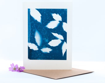 Tarjeta de felicitación en blanco con impresión de cianotipo original hecha a mano