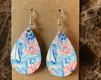 Lilly Inspired//Pendientes de lágrima//Pendientes personalizados//