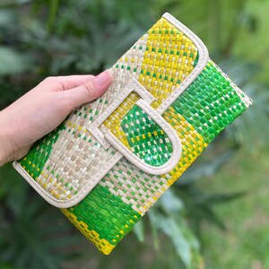 Philippine Pandan Straw Clutch Bag | Handmade Sustainable Fashion Accessories | Unique Tropical Gifts For Women Green