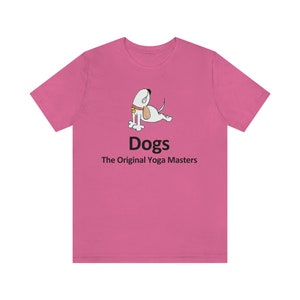 犬 - オリジナル ヨガ マスターズ - ブラック レタリング - ユニセックス ジャージー 半袖 T シャツ