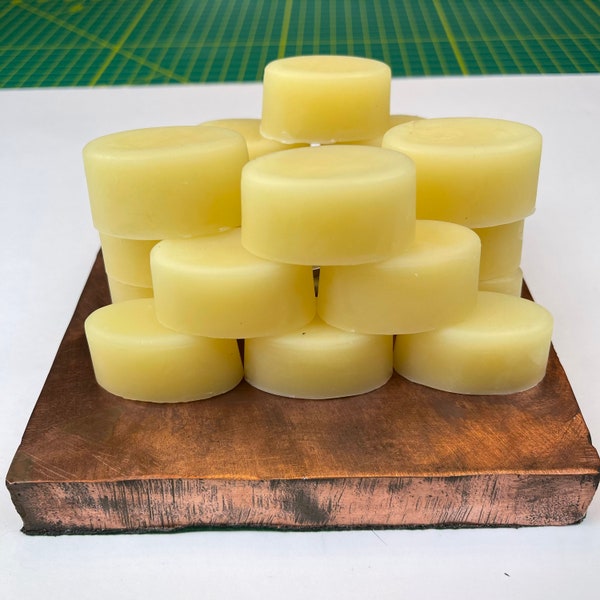 Best Thread and Stropping Wax. Made with special blend of beeswax, paraffin wax and  a hint of cedar oil. No clumping and smooth.