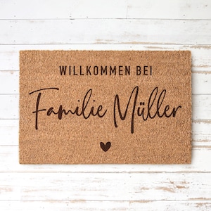 WILLKOMMEN Personalisierte Kokos Fußmatte mit Familienname und Herz Indoor Türmatte Geschenk Einzug Hochzeit Bild 1