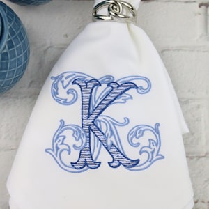 Set of 6 Monogrammed Napkins / Personalized Napkins / Dinner Napkins / Cotton Napkins / Wedding Gift / Vintage Vine Monogram