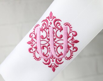 Set of 6 Monogrammed Napkins / Personalized Napkins / Dinner Napkins / Table Linens / Wedding Gift / 1 Letter Monogram / Font 26