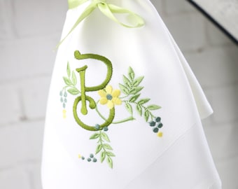 Set of 6 Monogrammed Napkins / Personalized Dinner Napkins / Cotton Table Linens / Wedding Gift / Classic Monogram