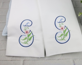 Set of 2 100% Cotton Pillowcases / Monogrammed Pillowcases / Wedding gift / Personalized Pillow cases / Bridal Shower Gift / 3 Letters
