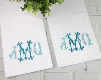 Set of 2 100% Cotton Pillowcases / Monogrammed Pillowcases / Wedding gift / Personalized Pillow cases / Bridal Shower Gift / 3 Letters