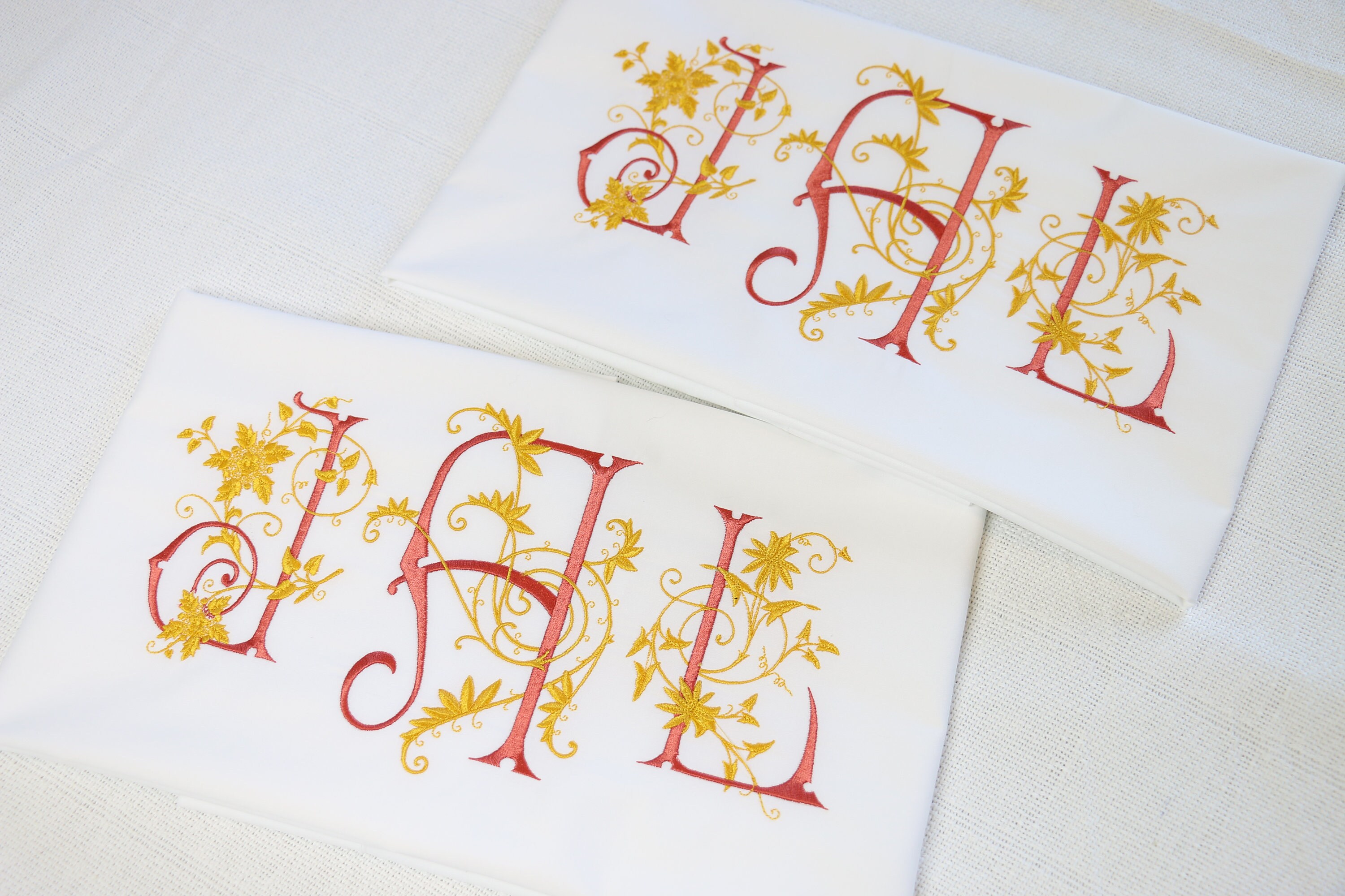 Set of 2 Monogrammed Pillowcases 100 Cotton / Custom Pillow Etsy