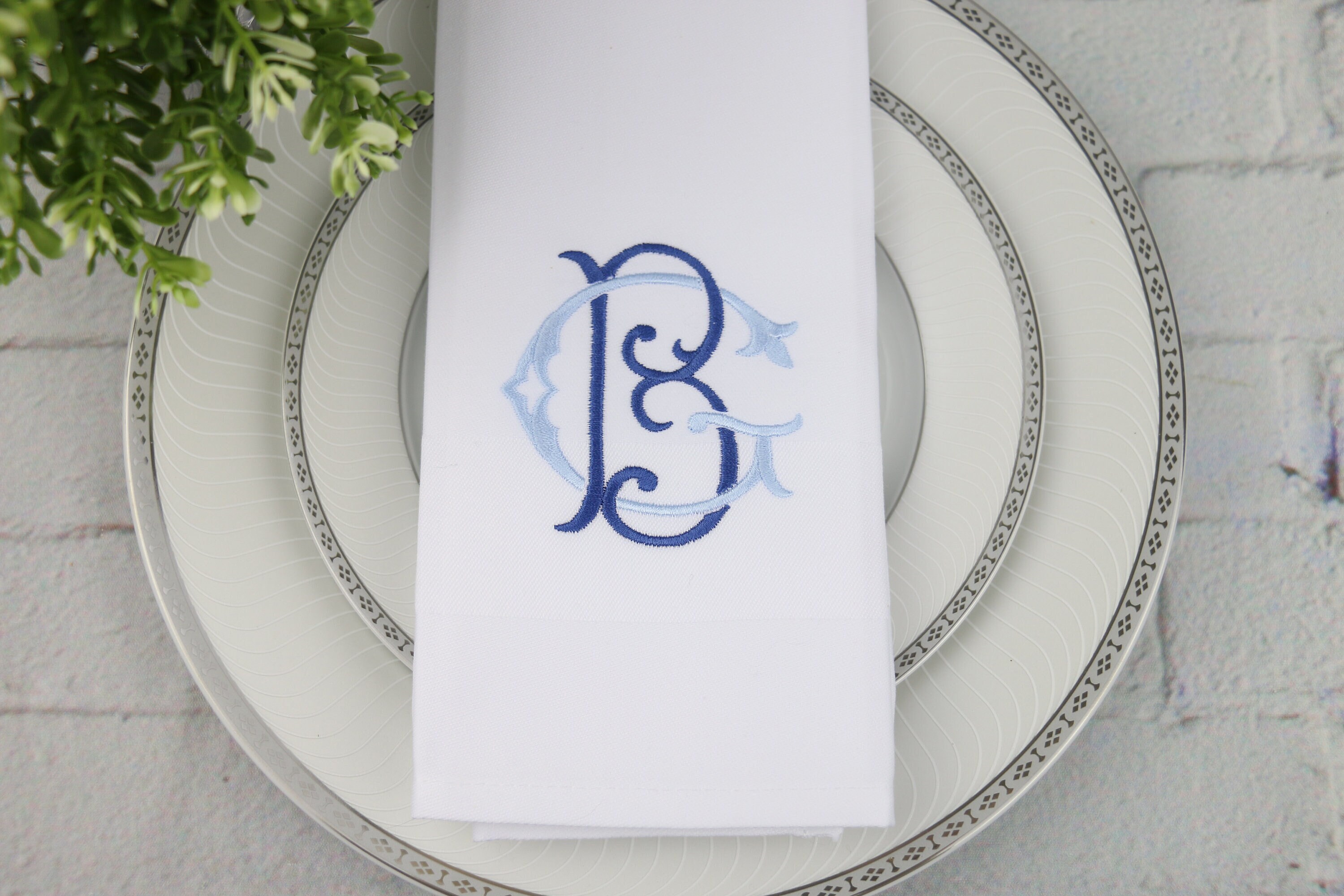 Set of 6 Monogrammed Napkins / Personalized Napkins / Dinner Napkins / Cotton Napkins / Wedding Gift / 2 Letters Monogram